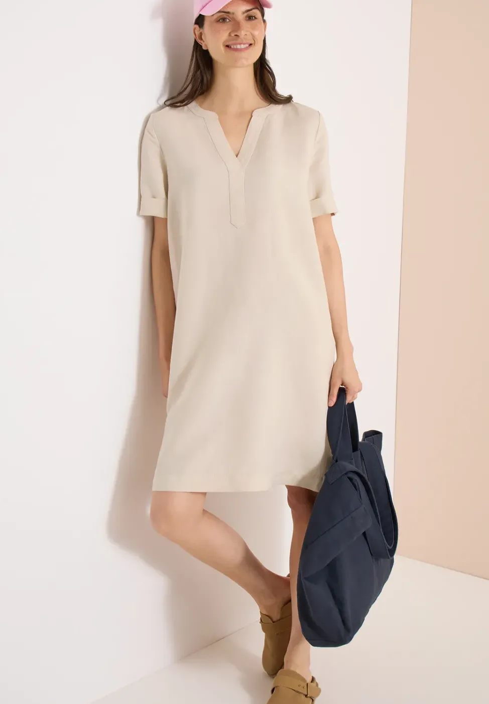 Knielanges Kleid aus Leinenmix