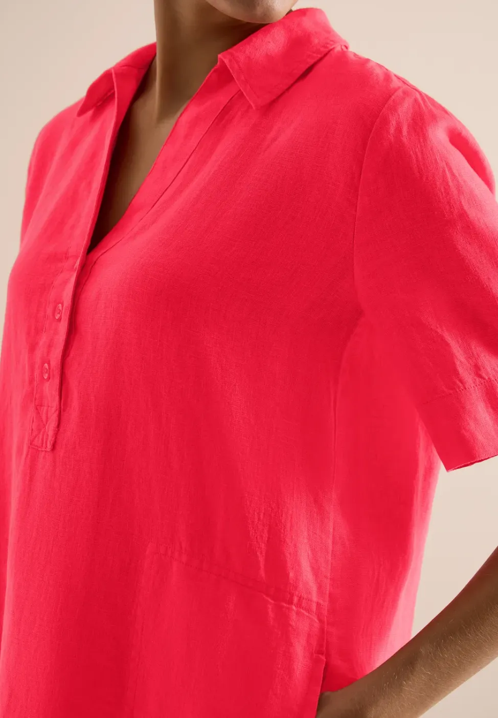Knielanges Kleid aus reinem Leinen
