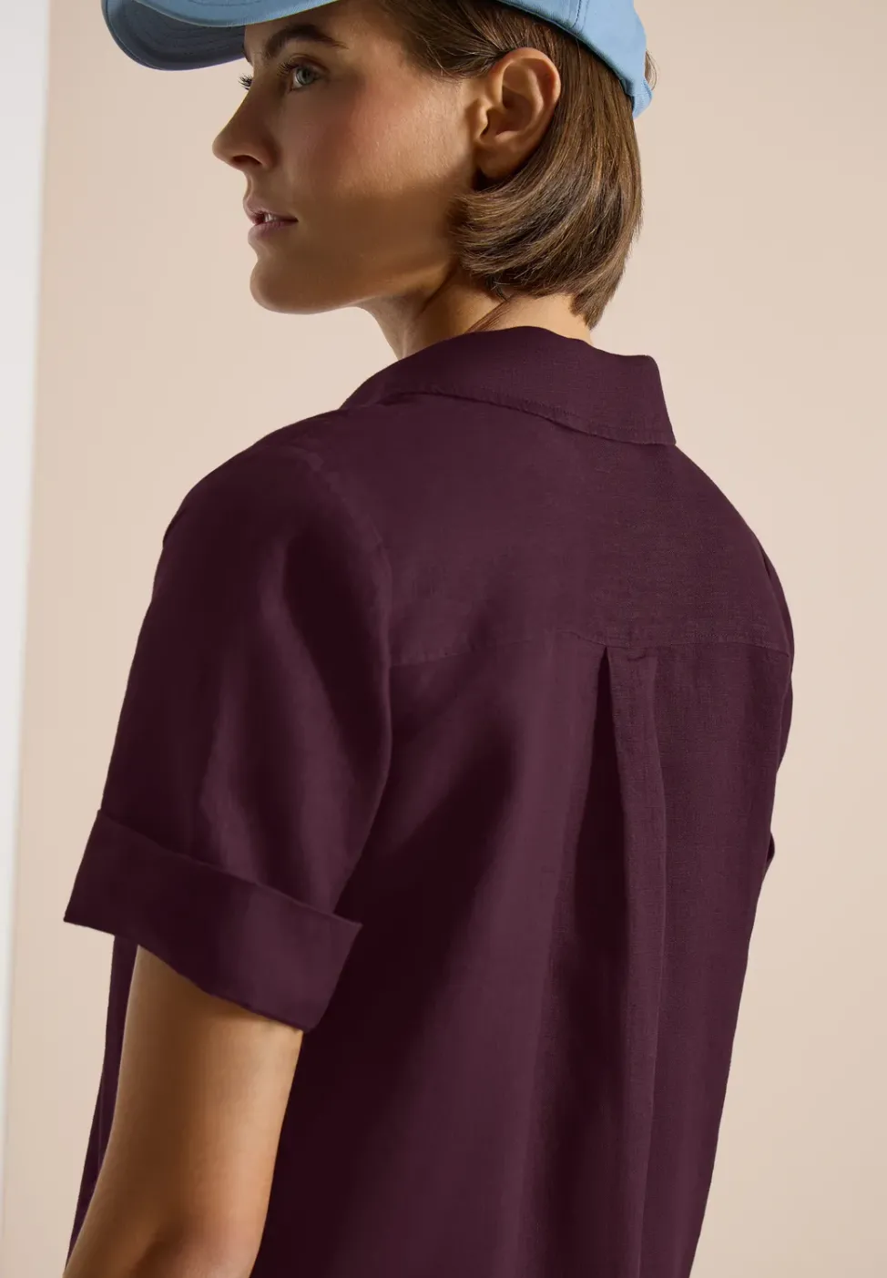 Knielanges Kleid aus reinem Leinen