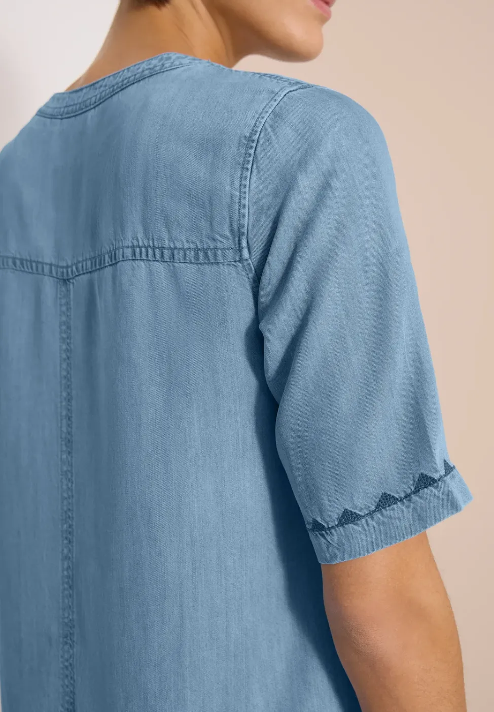 Knielanges Kleid im Denim-Look