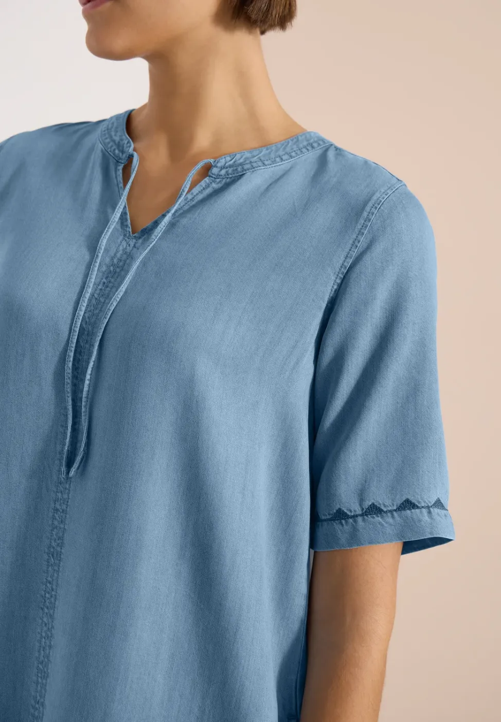 Knielanges Kleid im Denim-Look