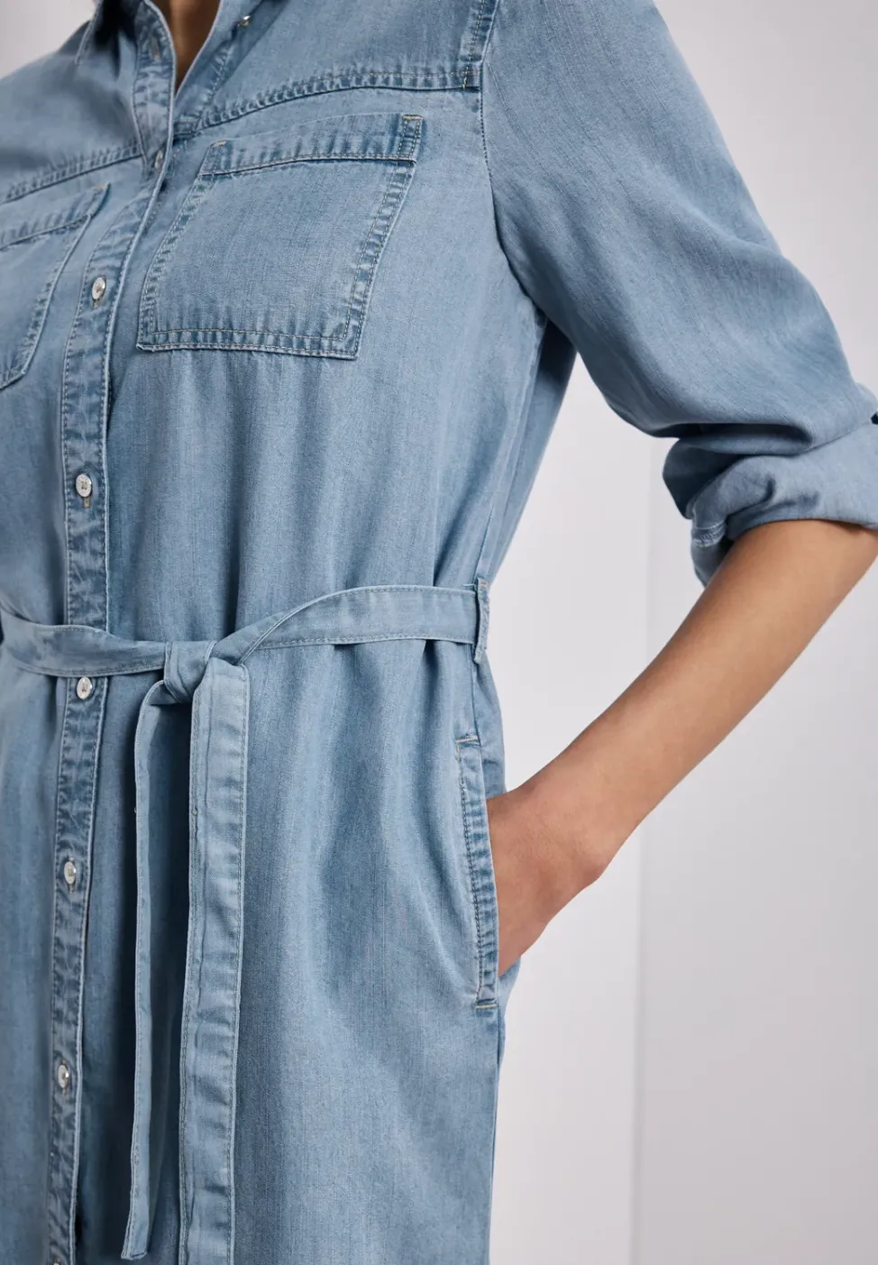 Knielanges Kleid im Washed-Look