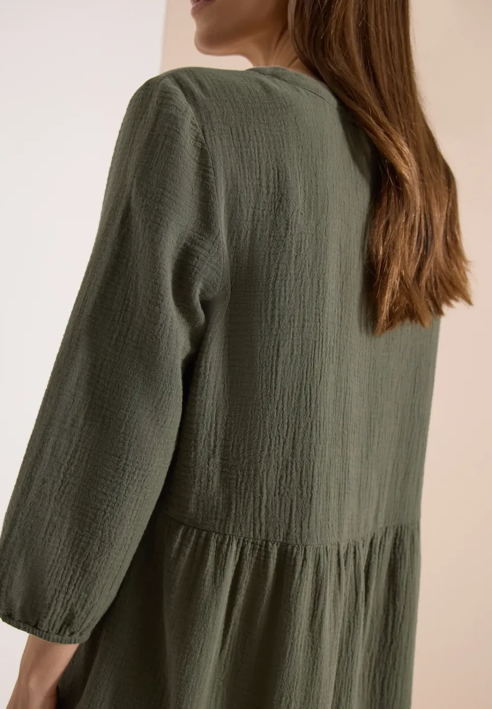 Knielanges Kleid in Musselinqualität