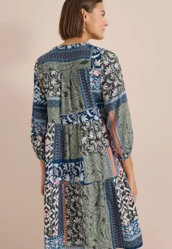 Knielanges Kleid in Seersuckerqualität