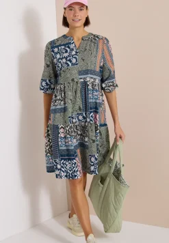 Knielanges Kleid in Seersuckerqualität
