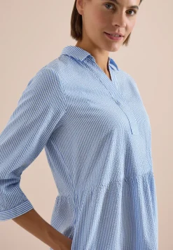 Knielanges Kleid in Seersuckerqualität