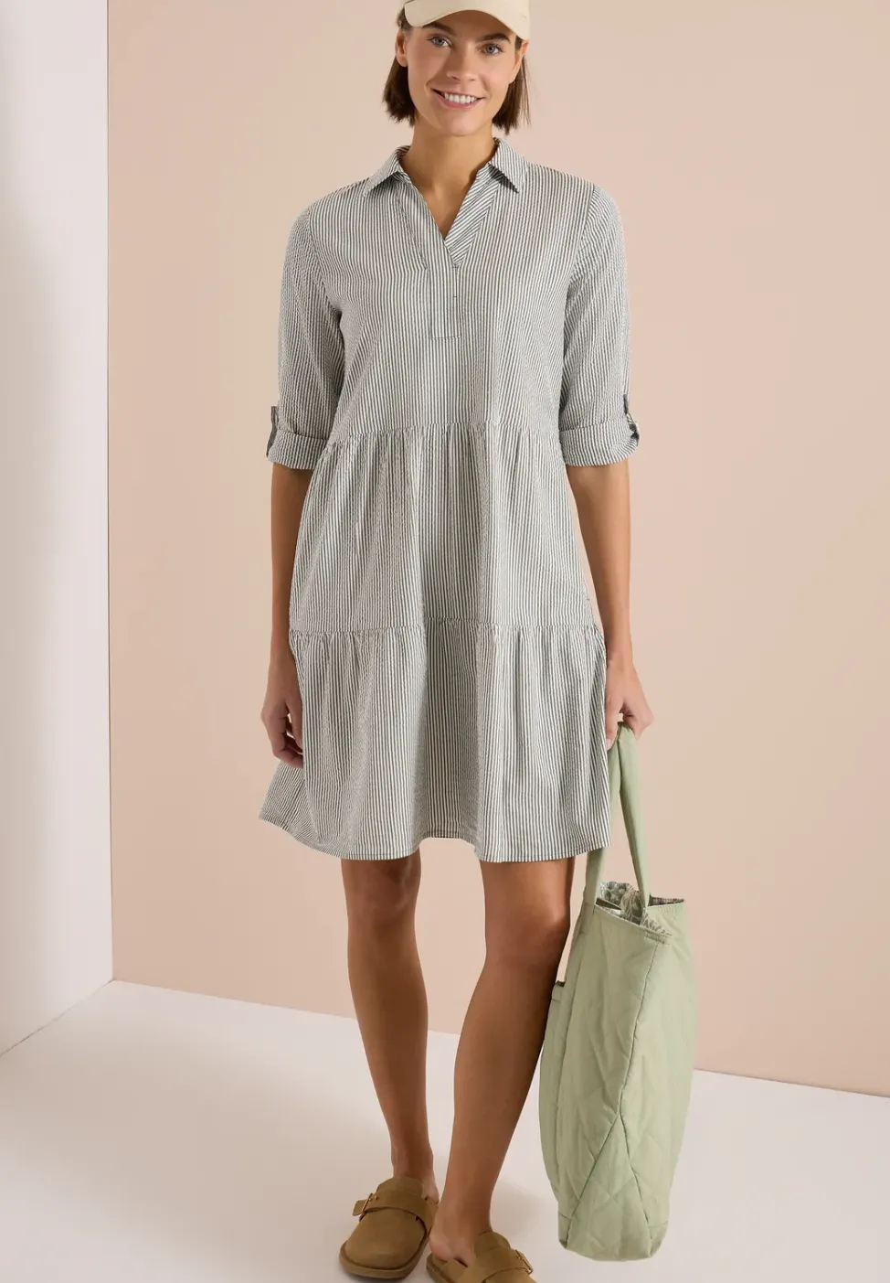 Knielanges Kleid in Seersuckerqualität