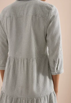 Knielanges Kleid in Seersuckerqualität