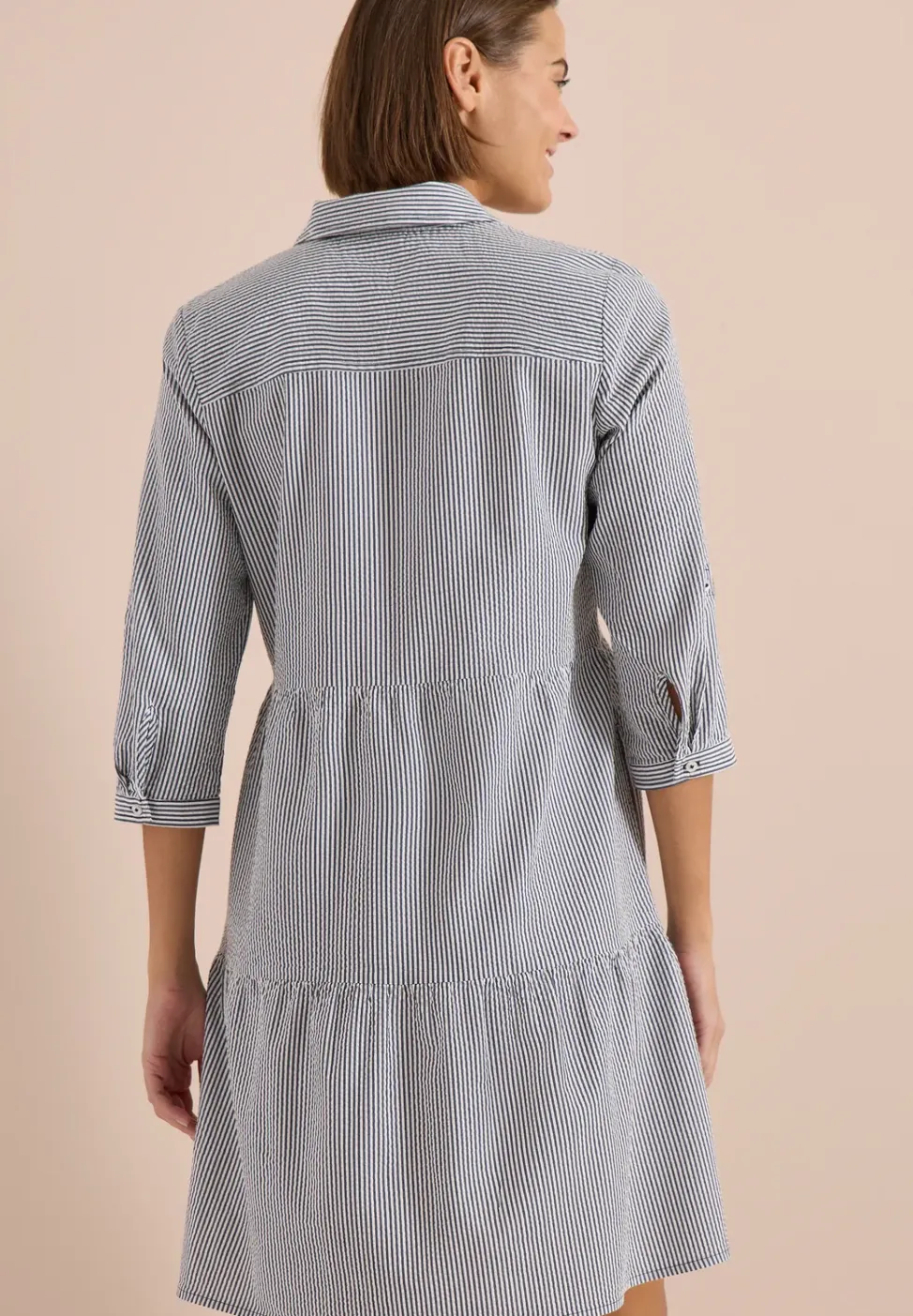 Knielanges Kleid in Seersuckerqualität