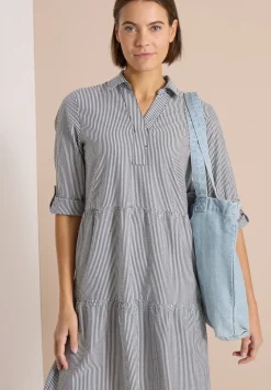 Knielanges Kleid in Seersuckerqualität