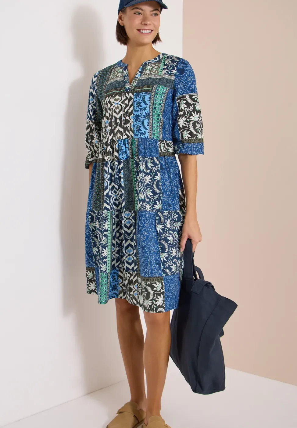 Knielanges Kleid in Seersuckerqualität