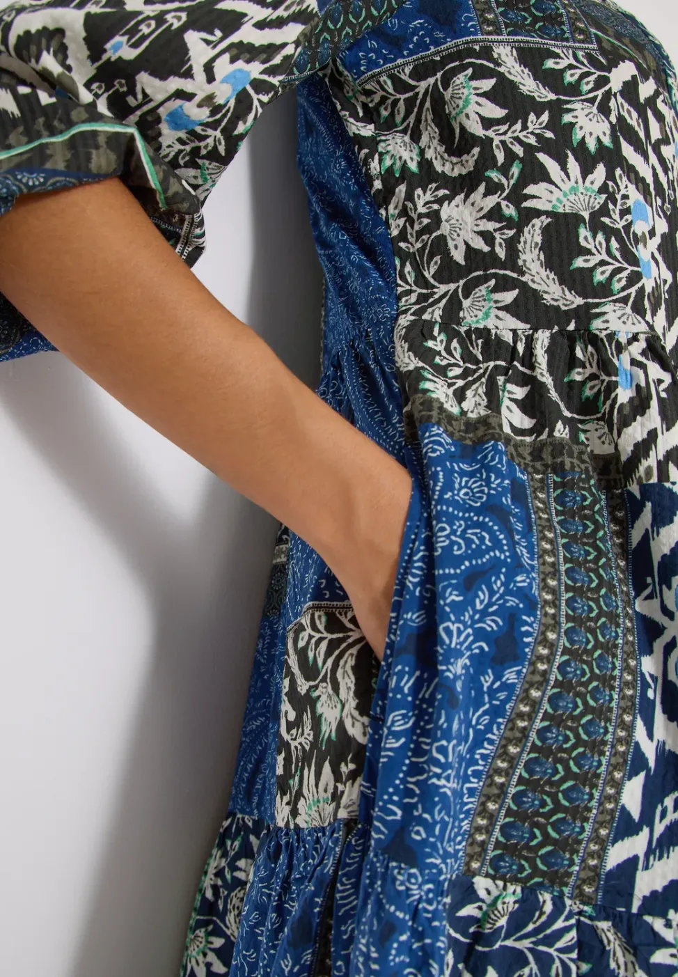 Knielanges Kleid in Seersuckerqualität