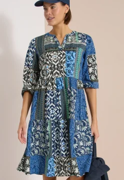 Knielanges Kleid in Seersuckerqualität