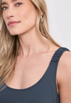 Knielanges Kleid mit gerafften Trägern