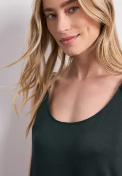 Knielanges Kleid mit gerafften Trägern