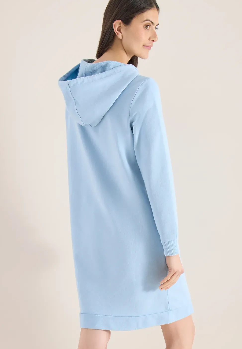 Knielanges Kleid mit Kapuze