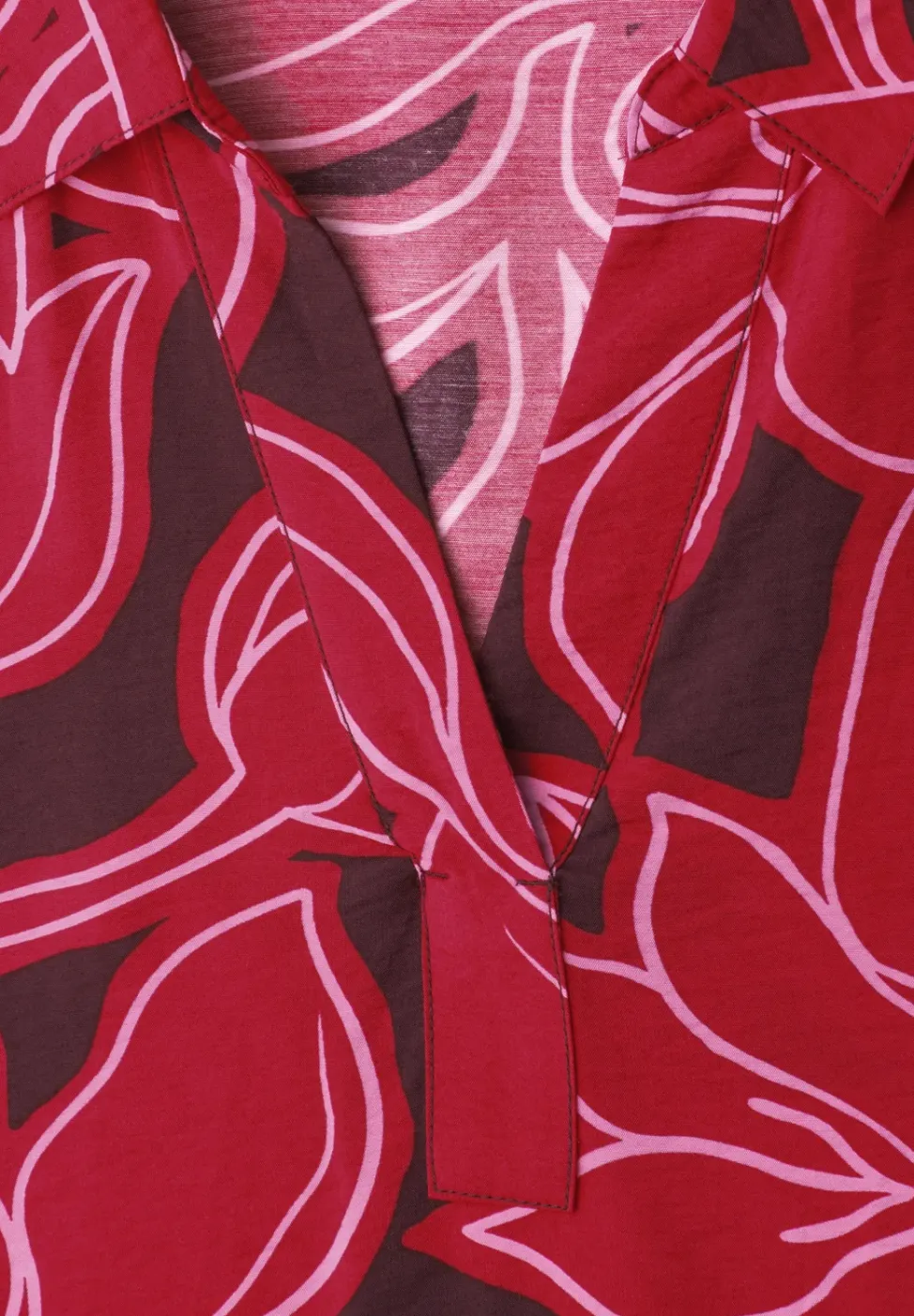 Knielanges Kleid mit Kurzarm und Print