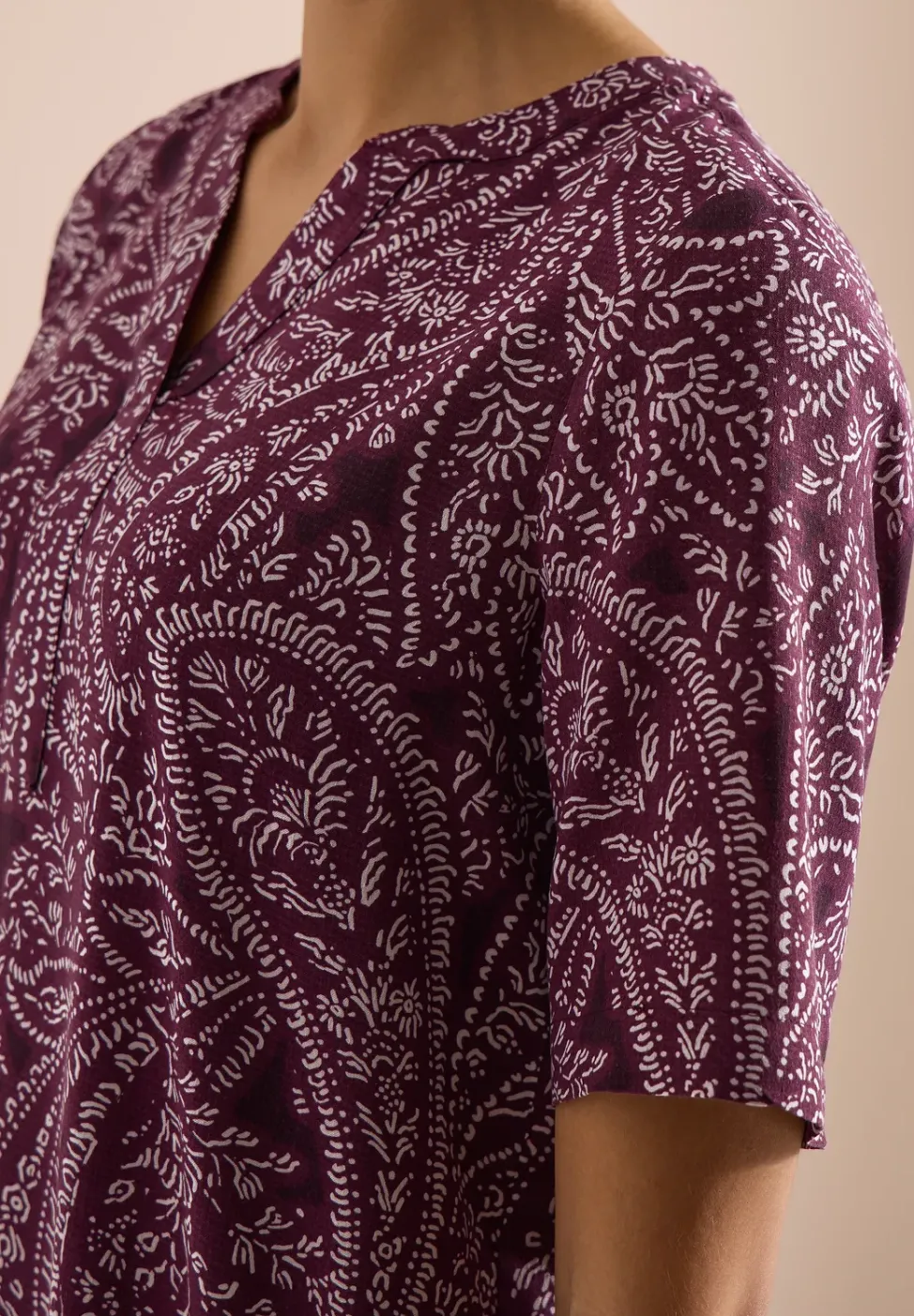 Knielanges Kleid mit Paisleymuster