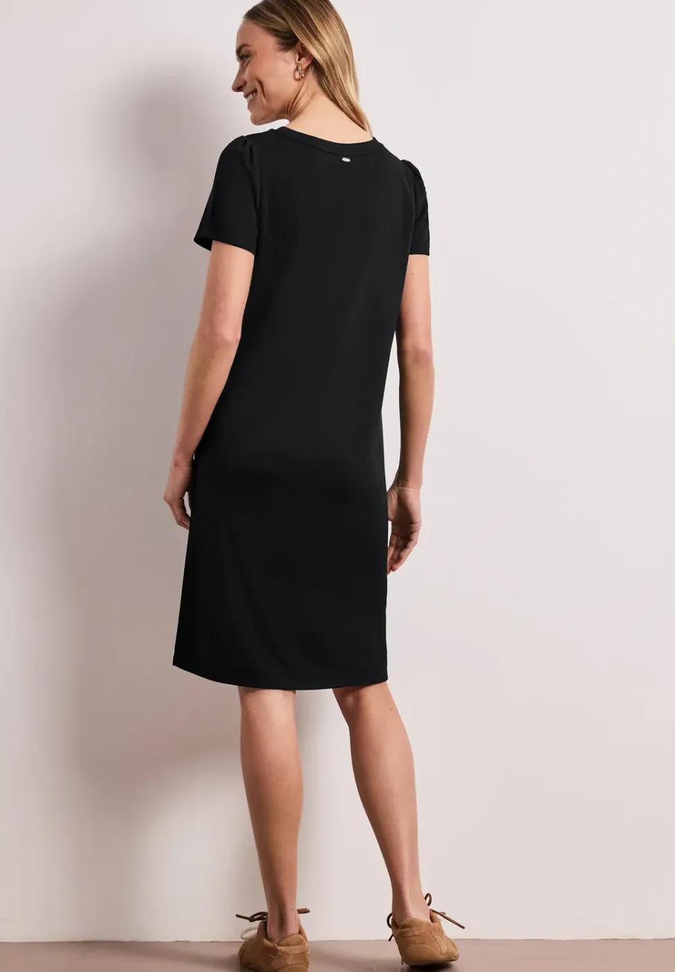 Knielanges Kleid mit Raffung