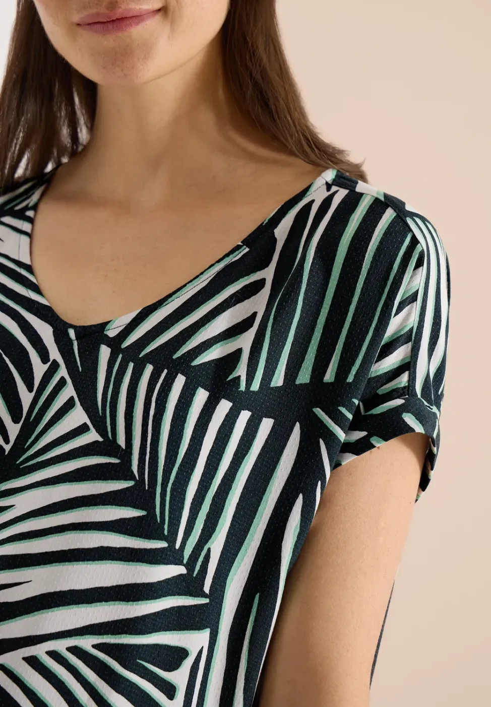 Knielanges Kleid mit Rounded V-Neck