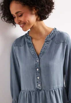 Knielanges Kleid mit Rüschen im Denim-Look