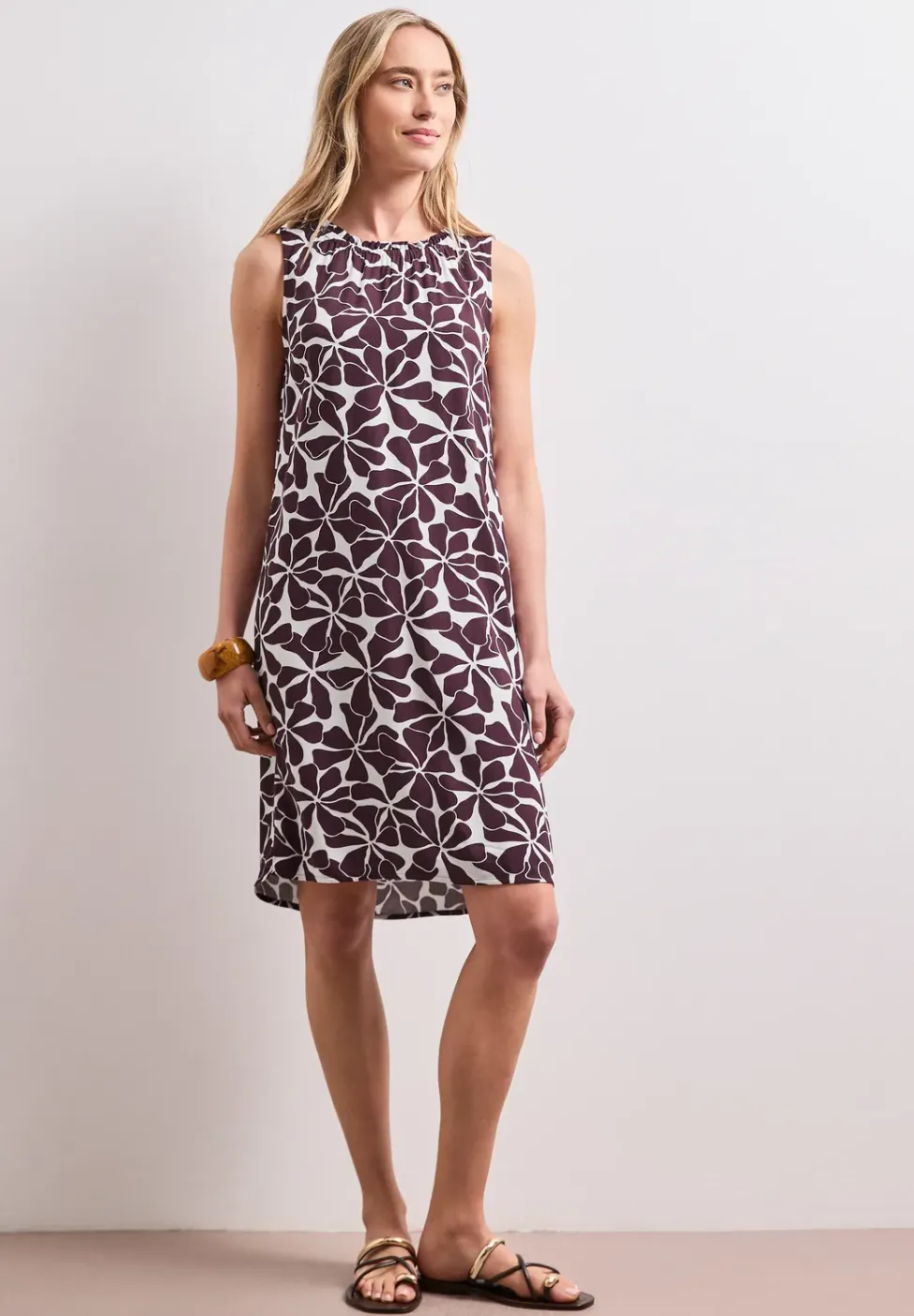 Knielanges Kleid mit Rundhalsausschnitt