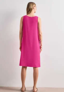 Knielanges Kleid mit Schnallendetail