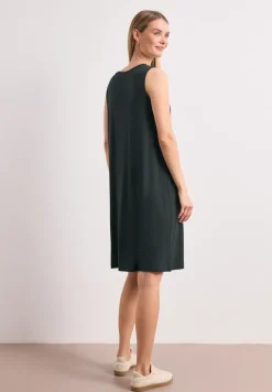 Knielanges Kleid mit Schnallendetail