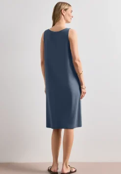 Knielanges Kleid mit Schnallendetail
