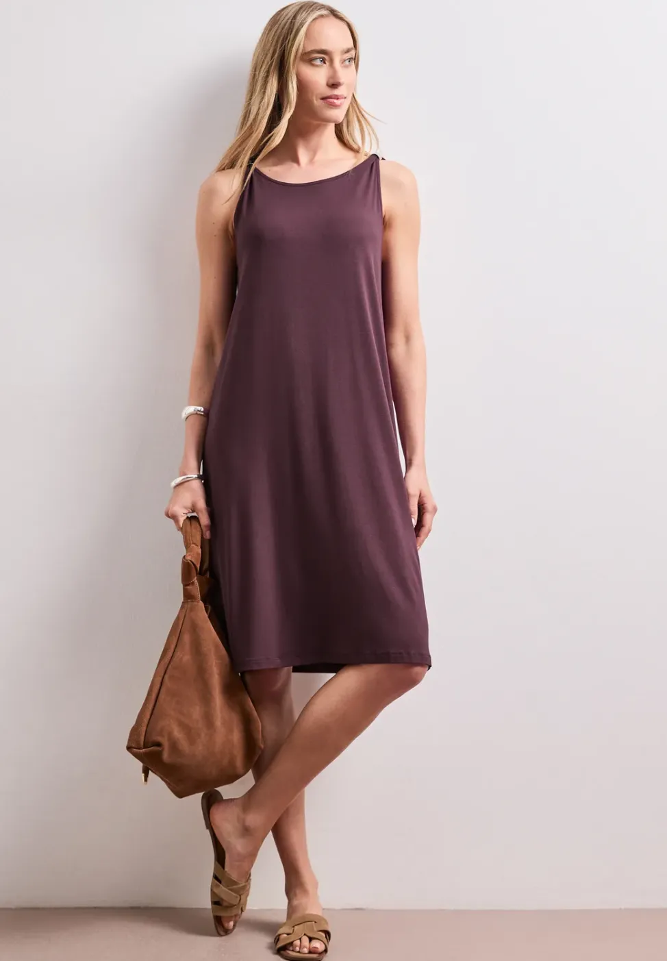 Knielanges Kleid mit Schnallendetail