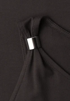 Knielanges Kleid mit Schnallendetail
