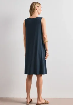 Knielanges Kleid mit Schnallendetail