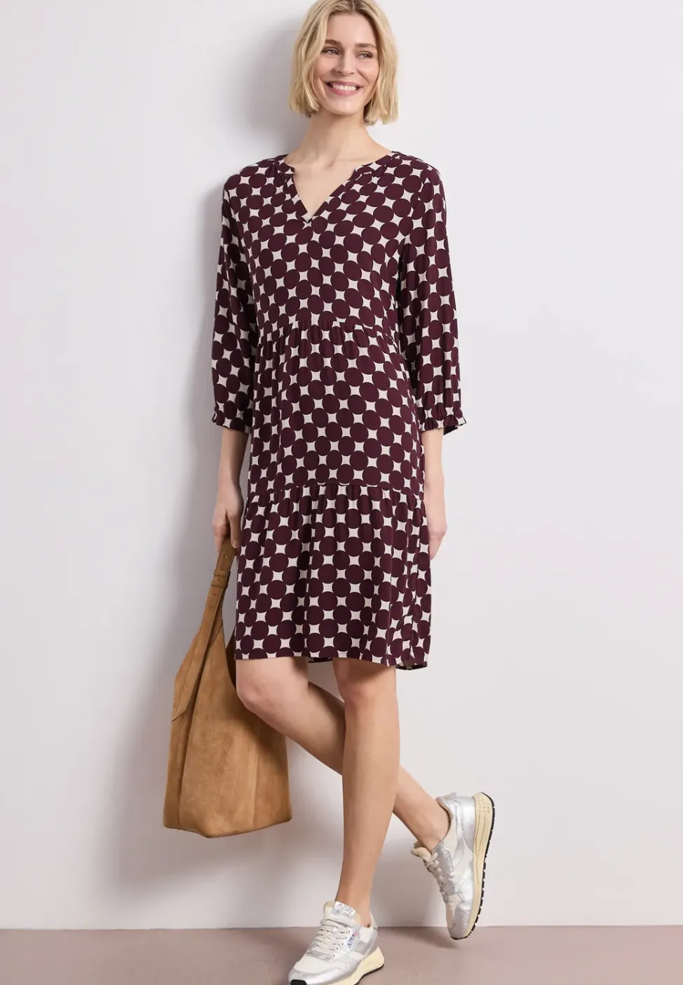 Knielanges Kleid mit Split Neck und Print