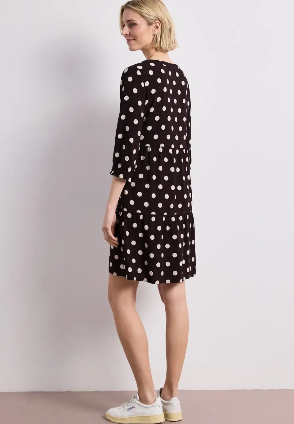 Knielanges Kleid mit Split Neck und Print