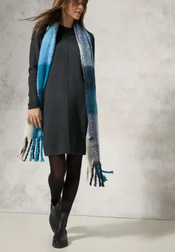 Knielanges Strickkleid