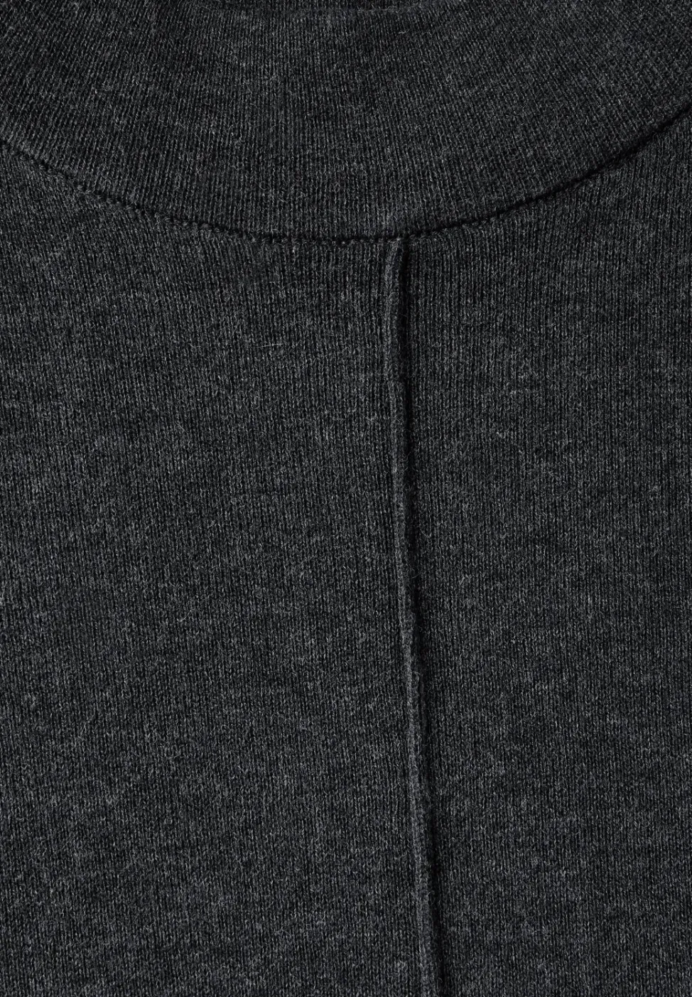 Knielanges Strickkleid