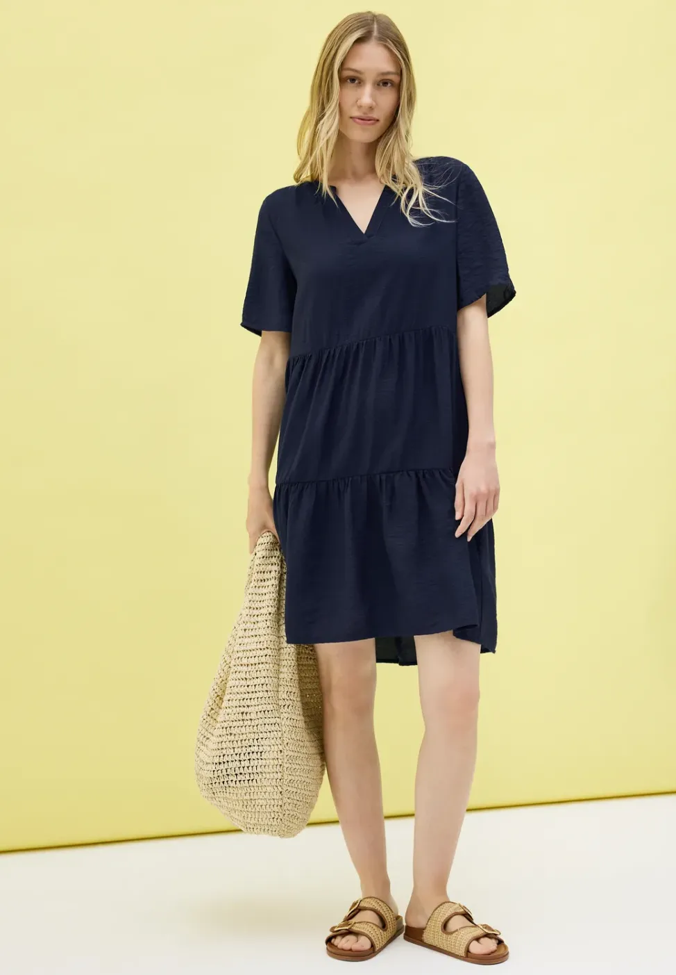 Knielanges Volant-Kleid