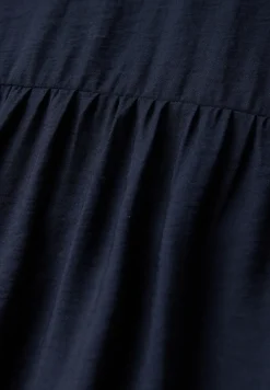 Knielanges Volant-Kleid