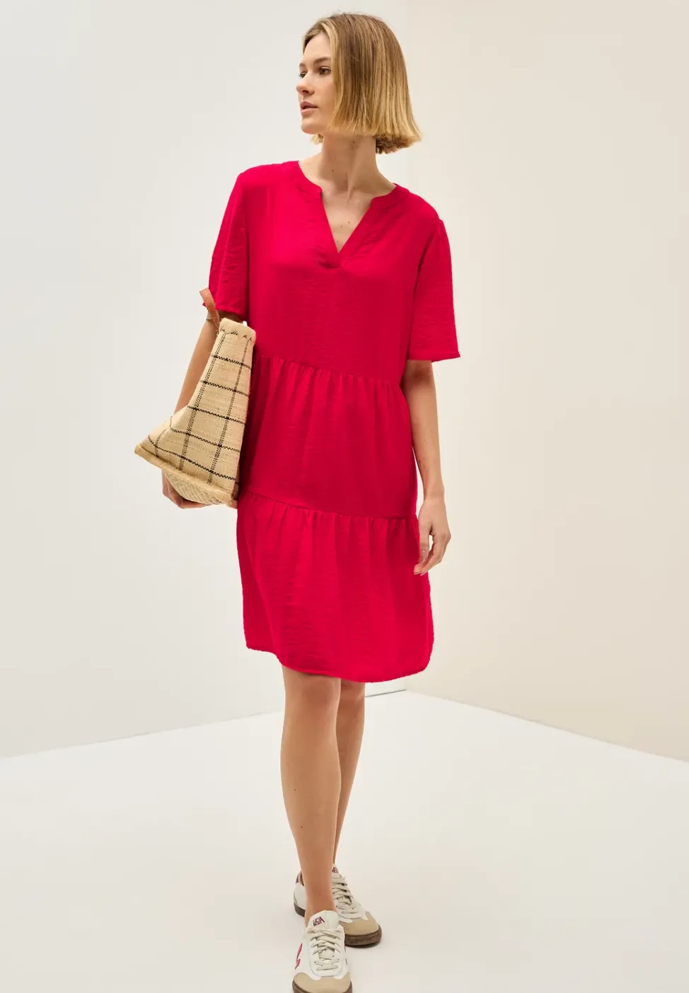 Knielanges Volant-Kleid