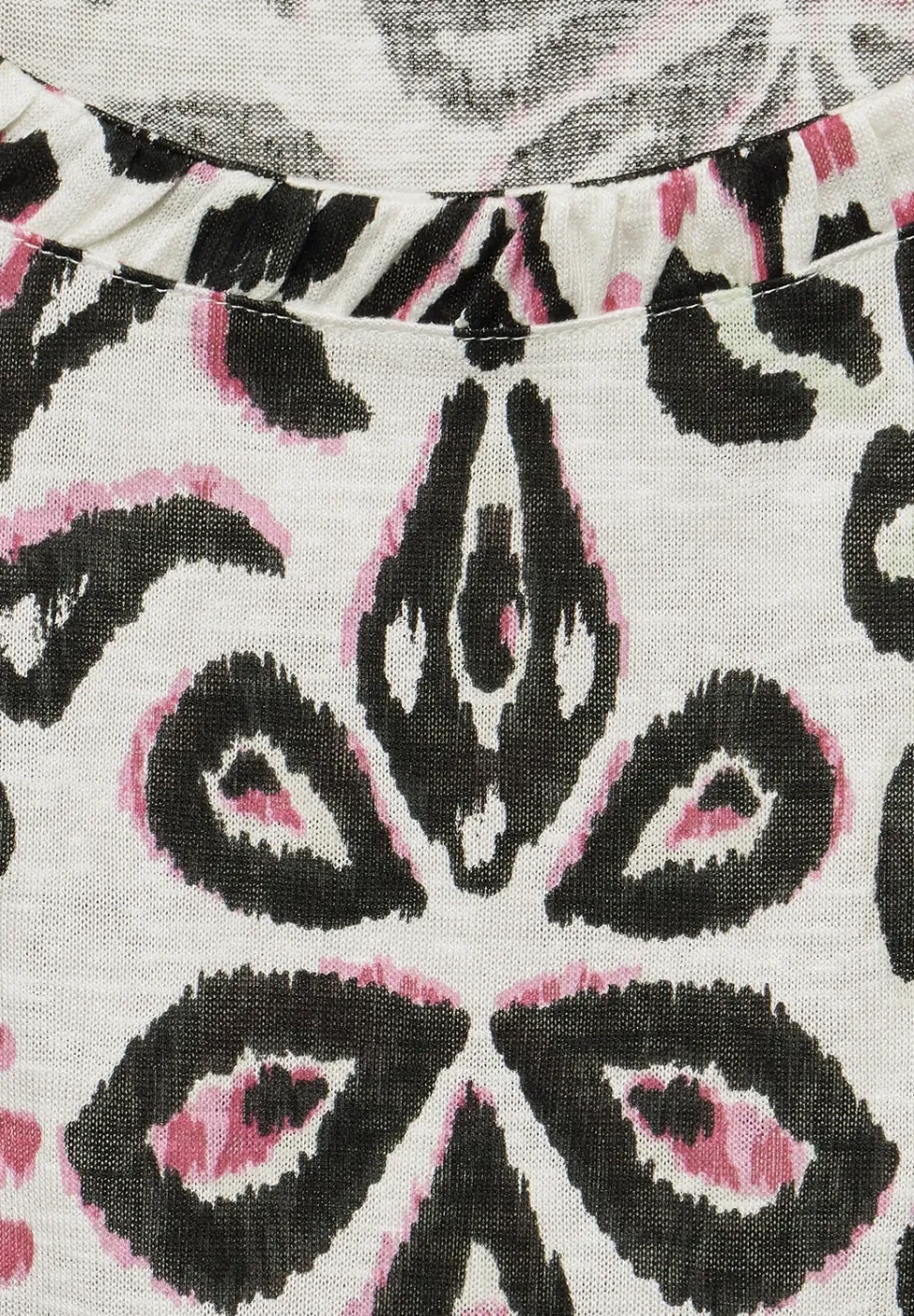 Knotendetail T-Shirt