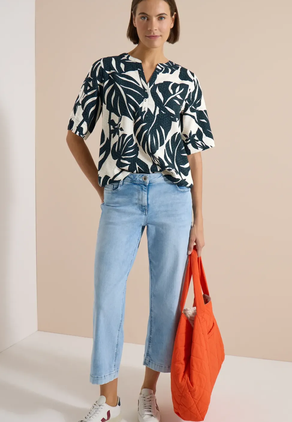 Kurzarm Bluse mit Split Neck