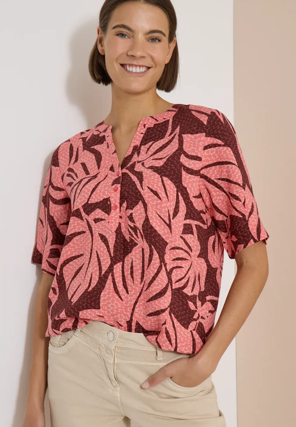 Kurzarm Bluse mit Split Neck