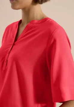 Kurzarm Bluse mit Split Neck