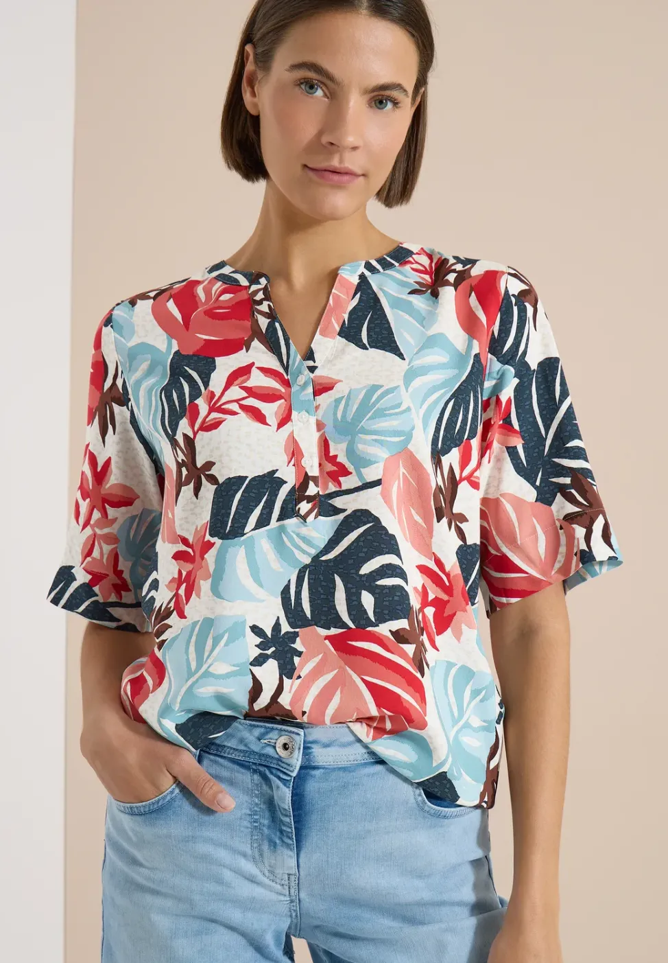 Kurzarm Bluse mit Split Neck