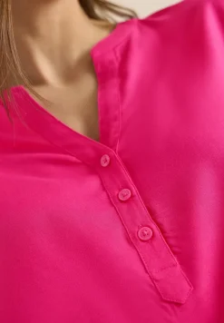 Kurzarm Bluse mit Split Neck