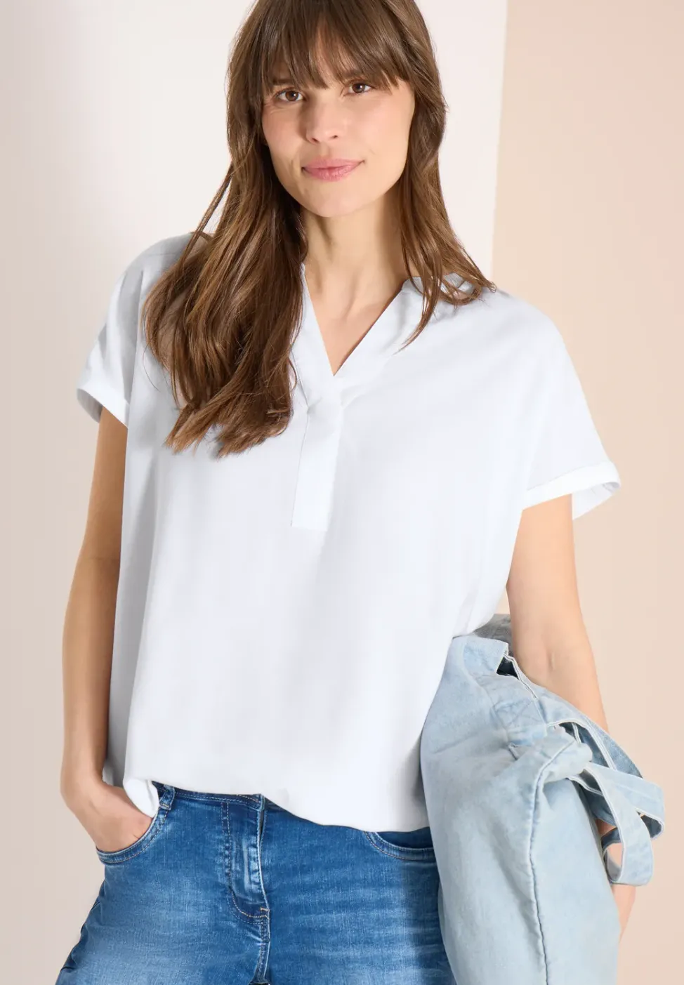 Kurzarm Bluse mit Split Neck
