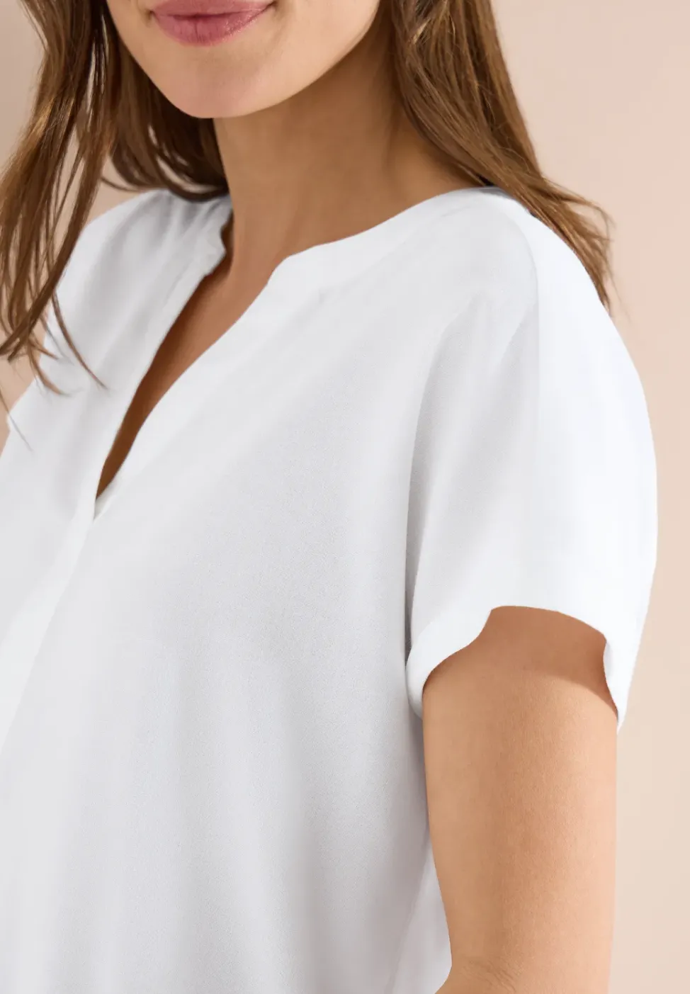 Kurzarm Bluse mit Split Neck