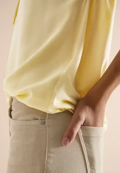 Kurzarm Bluse mit Strukturmix