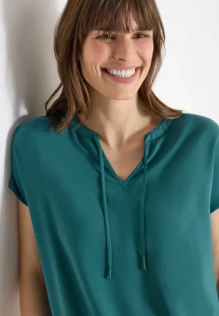Kurzarm Bluse mit Strukturmix