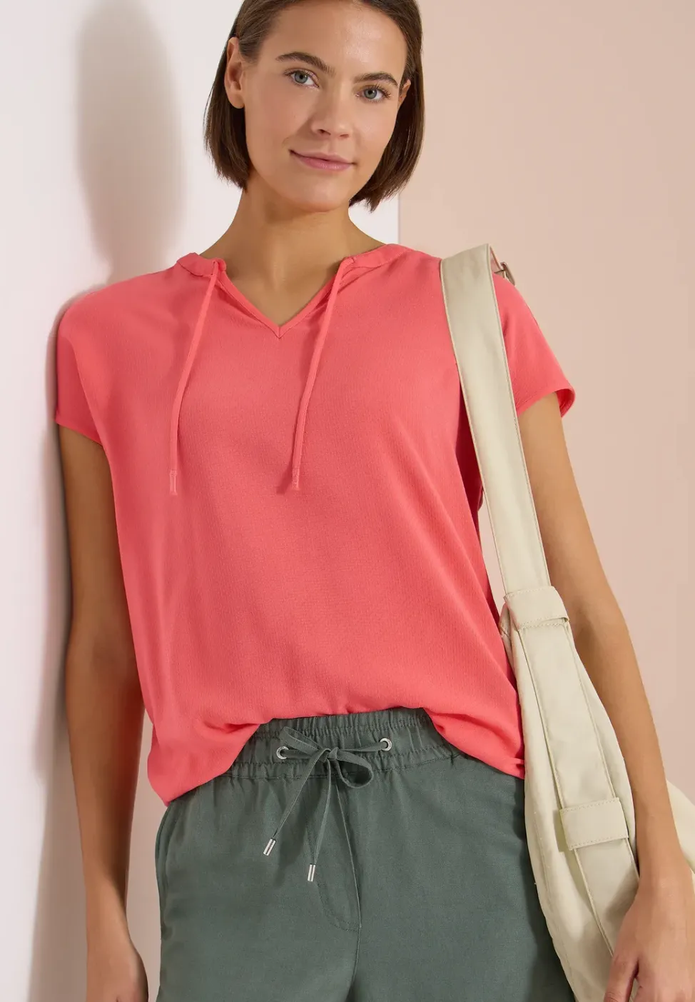 Kurzarm Bluse mit Strukturmix